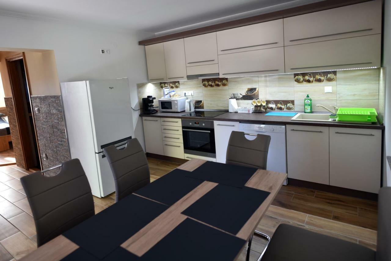 Siraly Apartman Hajdúnánás エクステリア 写真