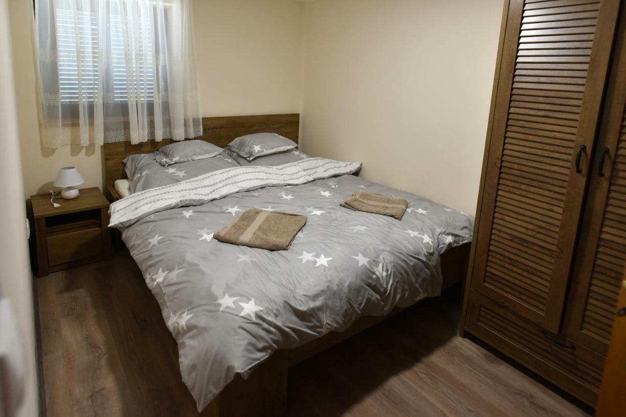 Siraly Apartman Hajdúnánás エクステリア 写真